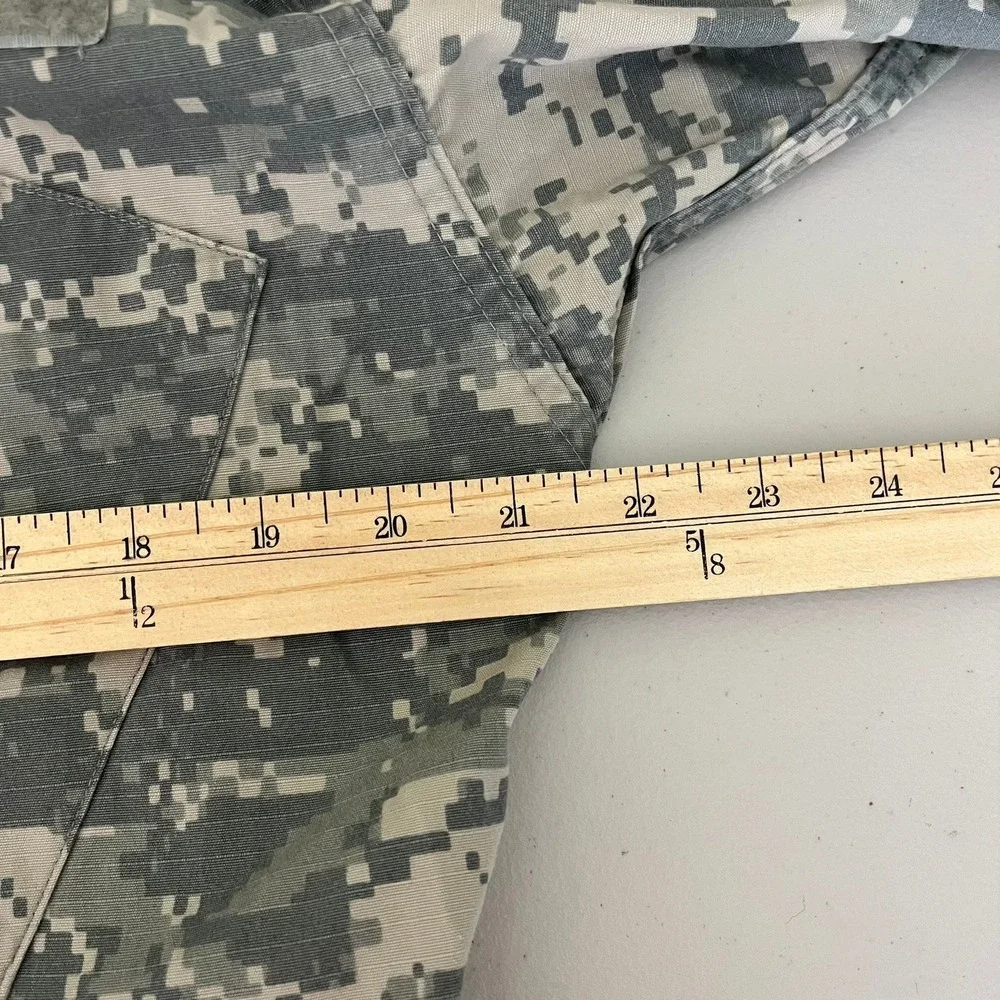 US Army ACU Digital Camo Field Jacket UCP Combat Uniform Small Regular